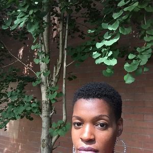 Meet your Posher, Amira